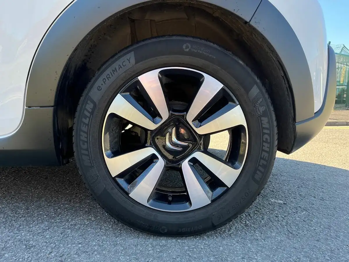 2023-citroen-c3-12-puretech-c-series-edition-83ps-ss-big-14