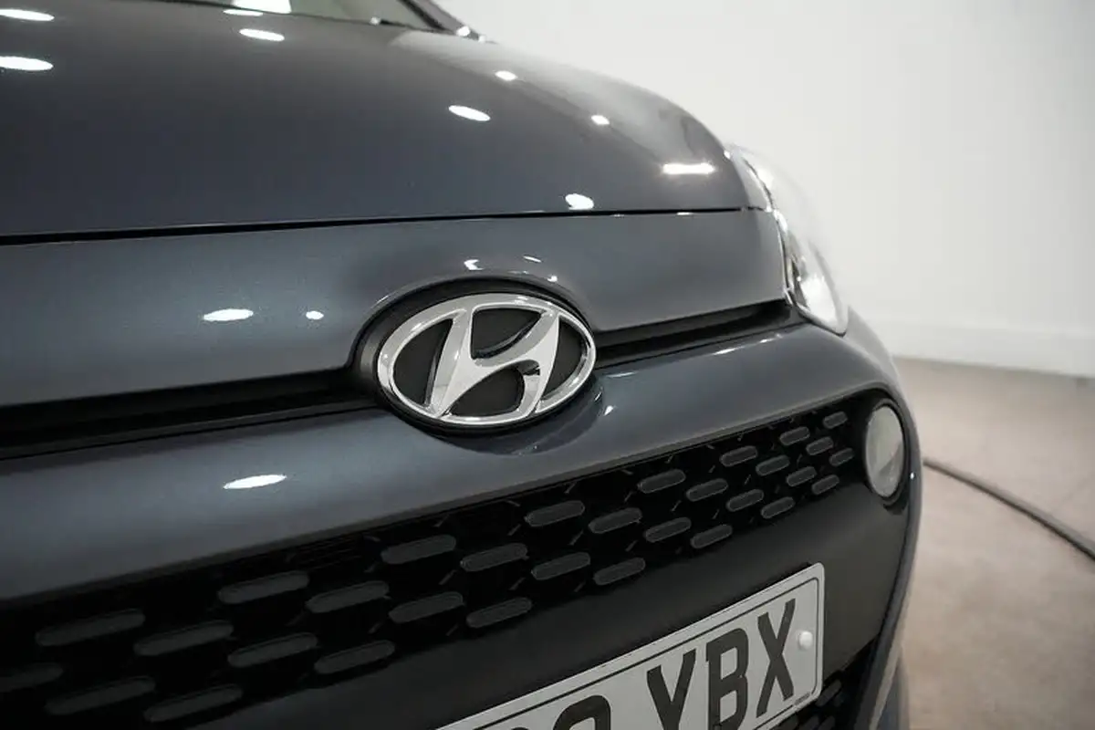 2019-hyundai-i10-10-play-big-13