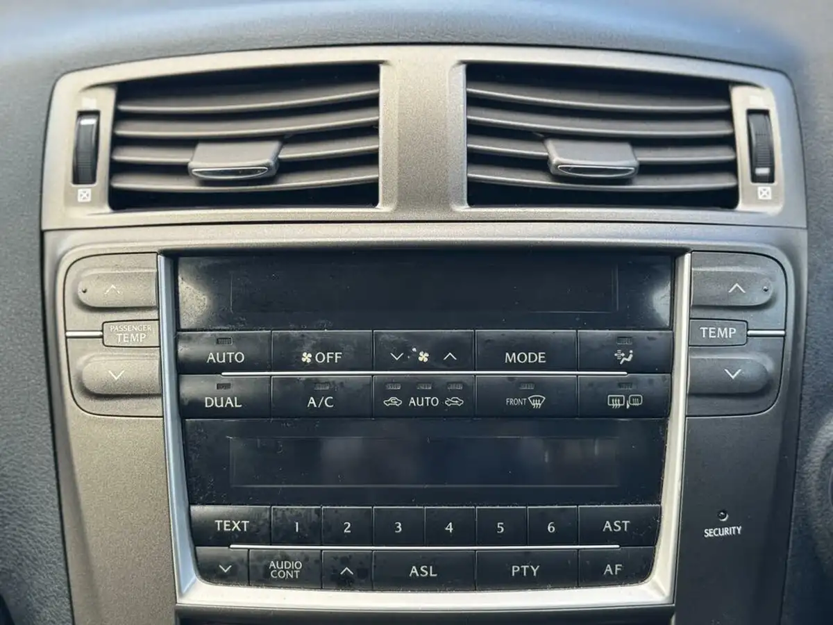 2008-lexus-is-250-25-big-34