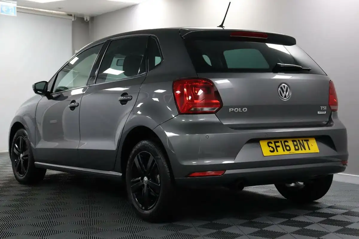 2016-volkswagen-polo-12-tsi-match-5d-big-17