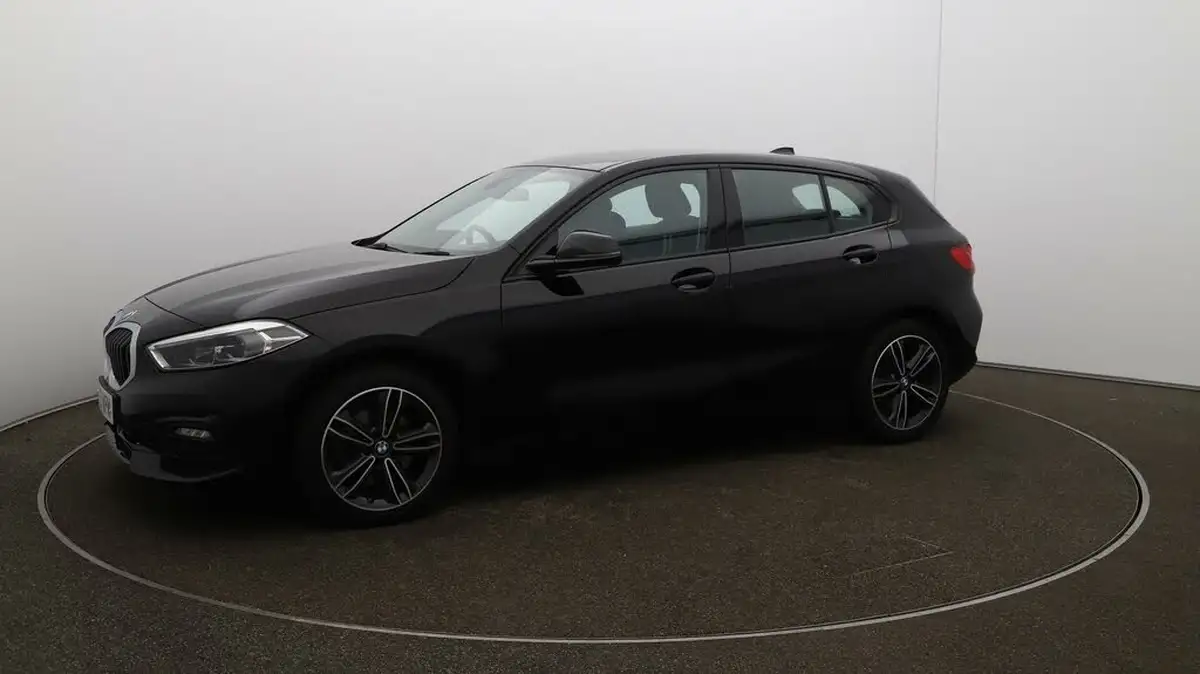 2022-bmw-1-series-20td-118d-sport-big-59