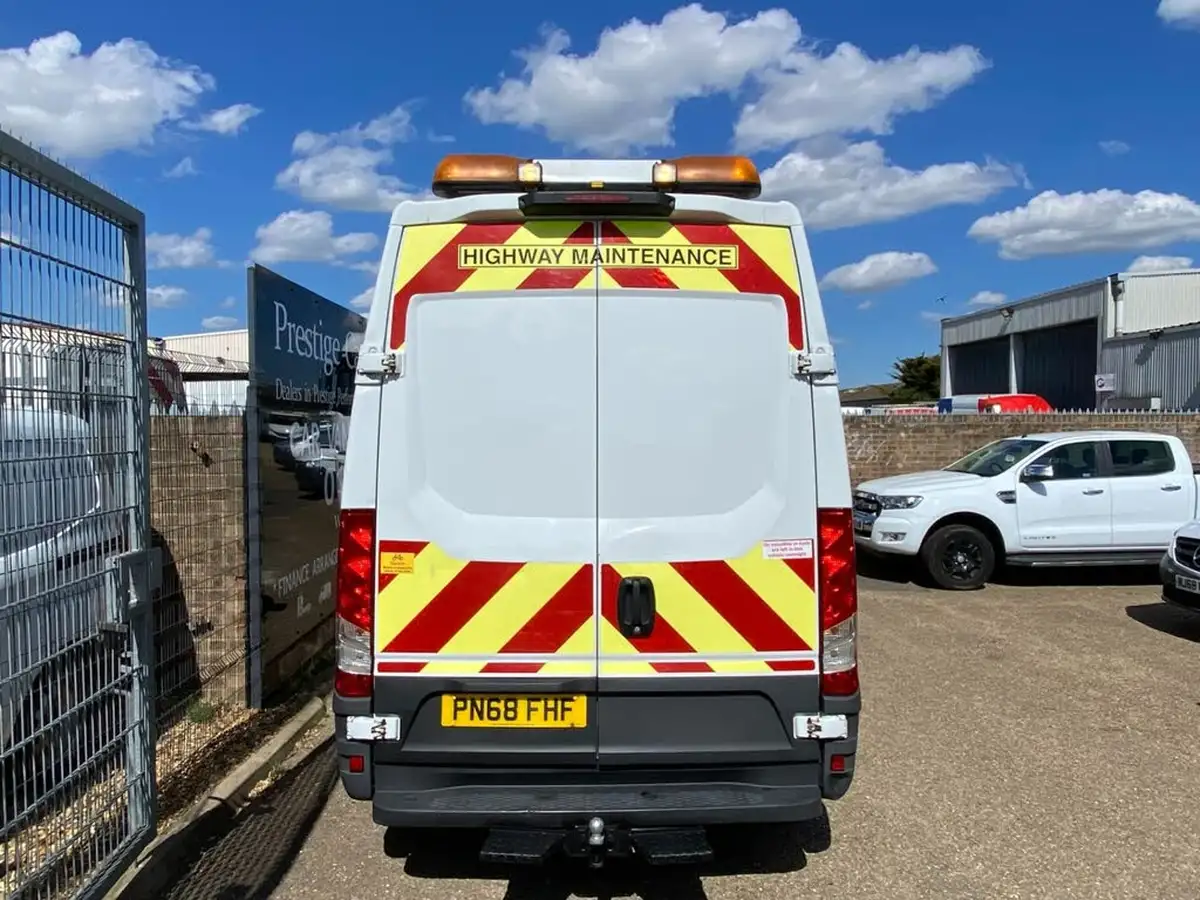 2018-iveco-daily-s-class-23td-35s12v-3520-h1-business-big-3