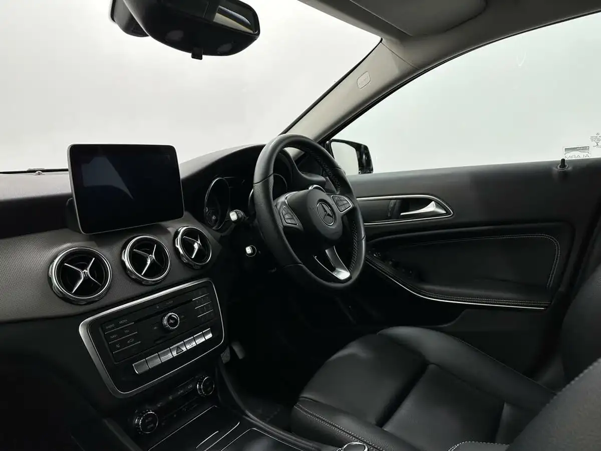 2017-mercedes-benz-gla-class-21d-gla-200d-sport-ss-7g-dct-big-28