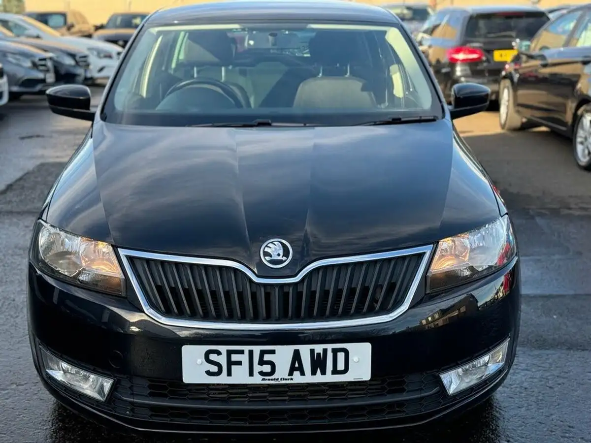 2015-skoda-rapid-spaceback-16tdi-se-tech-90ps-greentech-ss-1598cc-big-1