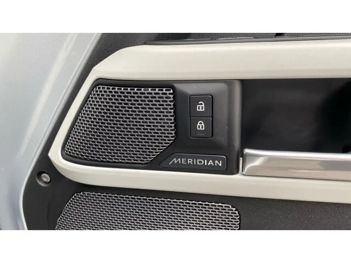 2020-land-rover-110-defender-20-d240-se-110-big-26
