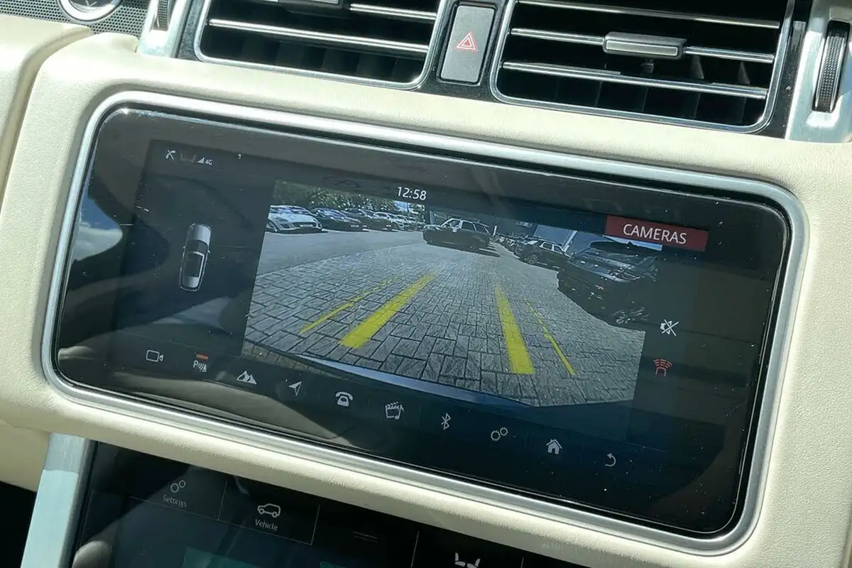 2021-land-rover-range-rover-30-d300-westminster-big-5