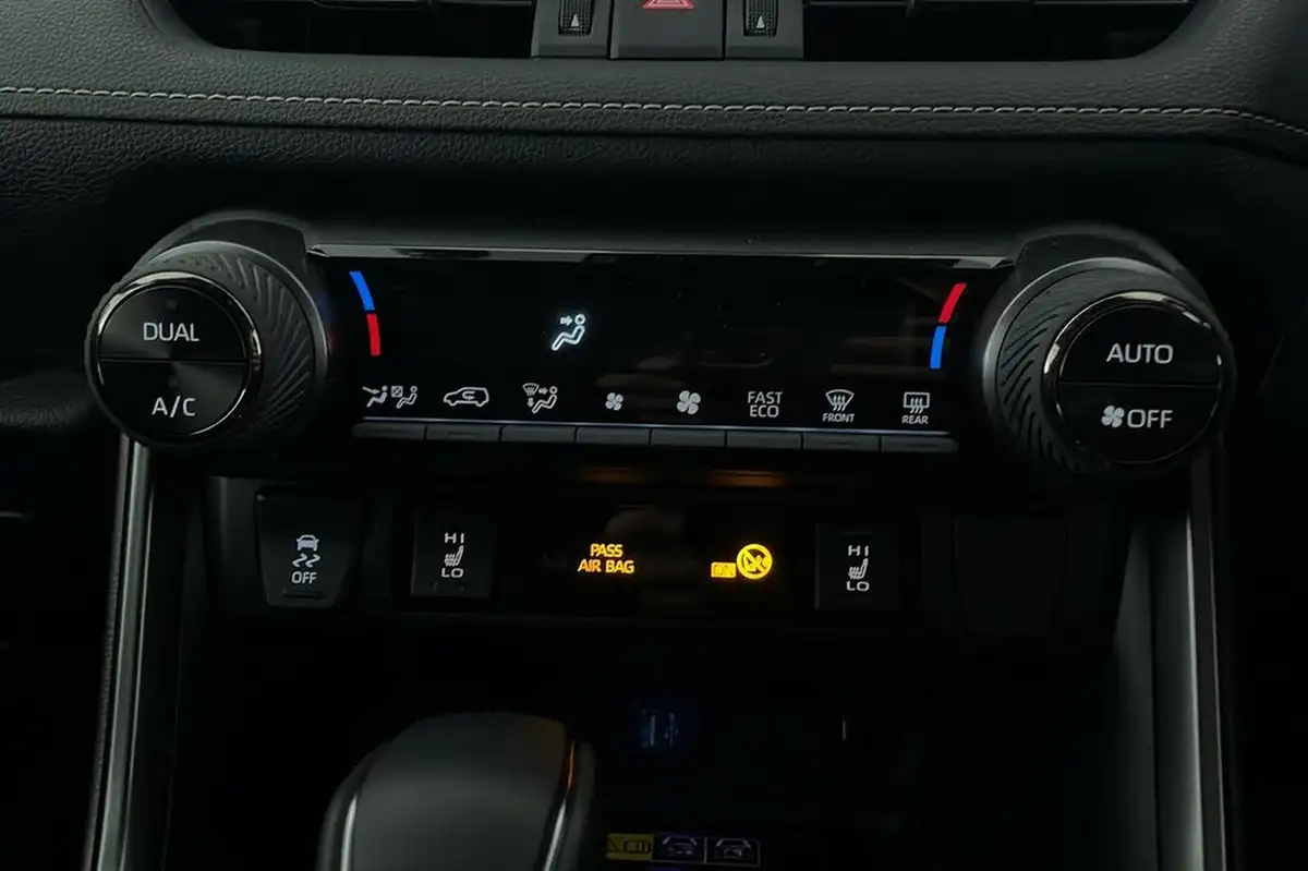 2024-toyota-rav4-25-vvt-i-gr-sport-302bhp-plug-in-big-13