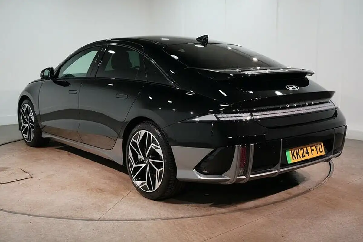 2024-hyundai-ioniq-6-e-ultimate-228ps-single-motor-rwd-big-6