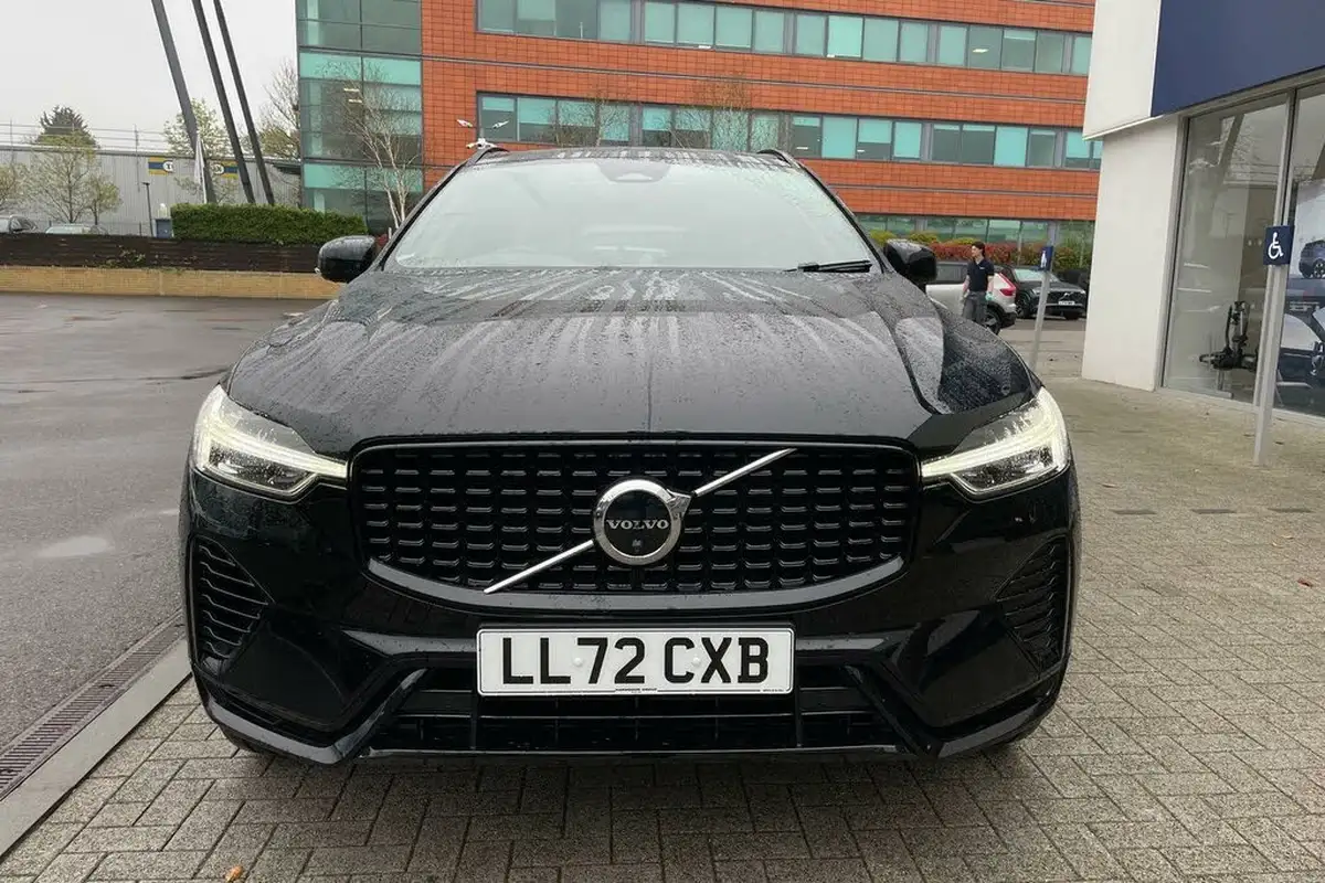 2023-volvo-xc60-20-t8-ultimate-dark-big-11