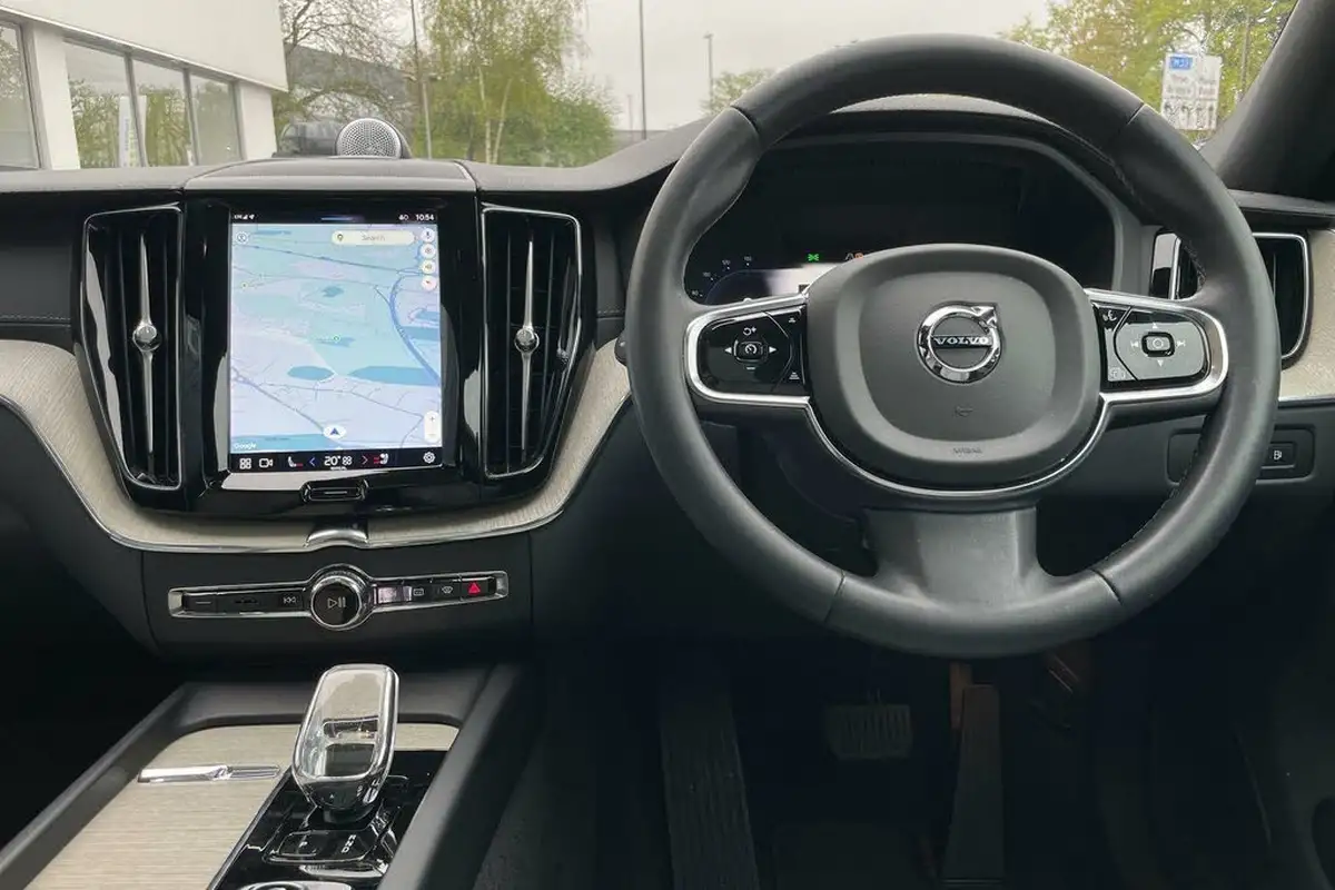 2023-volvo-xc60-20-t8-ultimate-dark-big-35