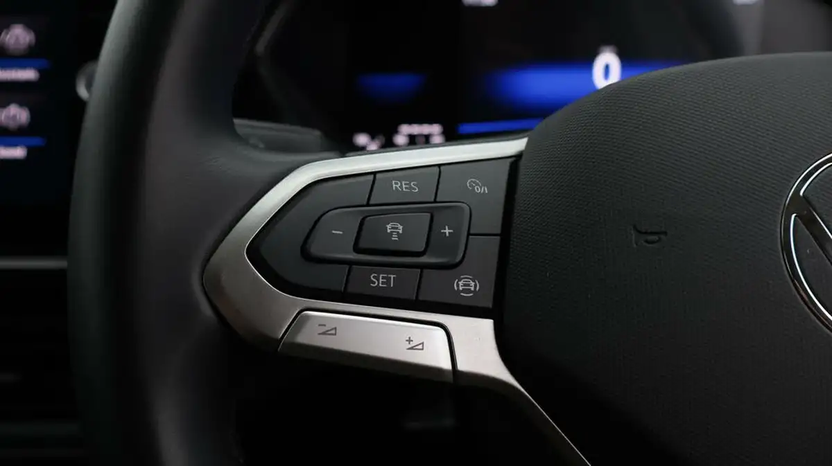 2023-volkswagen-t-cross-10-tsi-black-edition-110ps-big-24