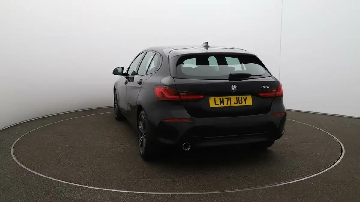 2022-bmw-1-series-15td-116d-sport-dct-big-51