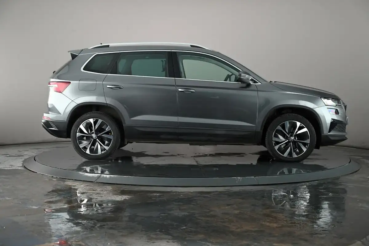 2022-skoda-karoq-15-tsi-se-l-big-28
