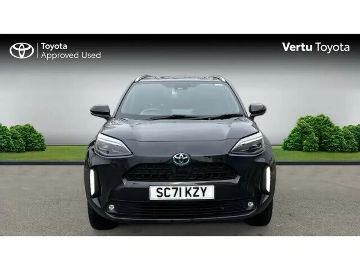 2022-toyota-yaris-15-vvt-i-design-panoramic-roof-big-14