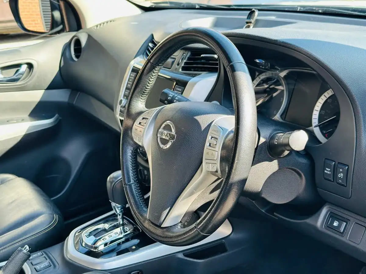 2019-nissan-navara-23dci-tt-n-guard-8-navileathersunroof-auto-big-13