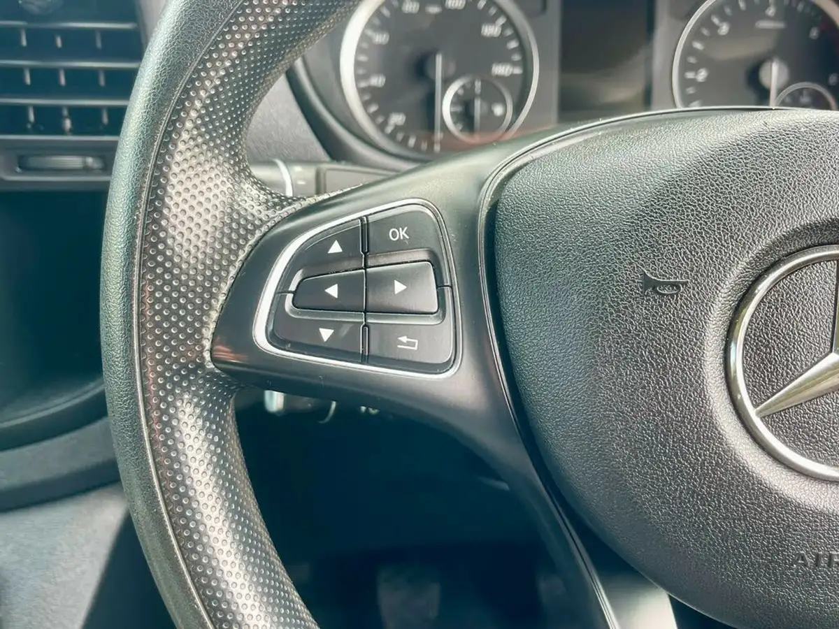 2021-mercedes-benz-vito-18-cdi-114-progressive-l2-panel-big-17