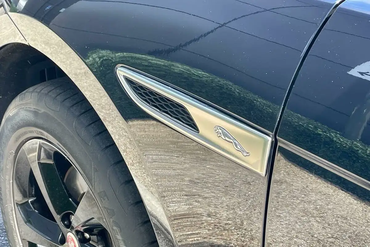 2022-jaguar-f-pace-20-d200-r-dynamic-s-big-23