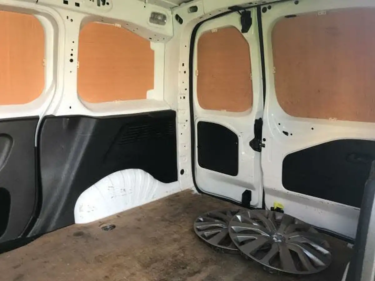 2021-peugeot-partner-15-bluehdi-1000-professional-100ps-eu6dt-panel-big-8