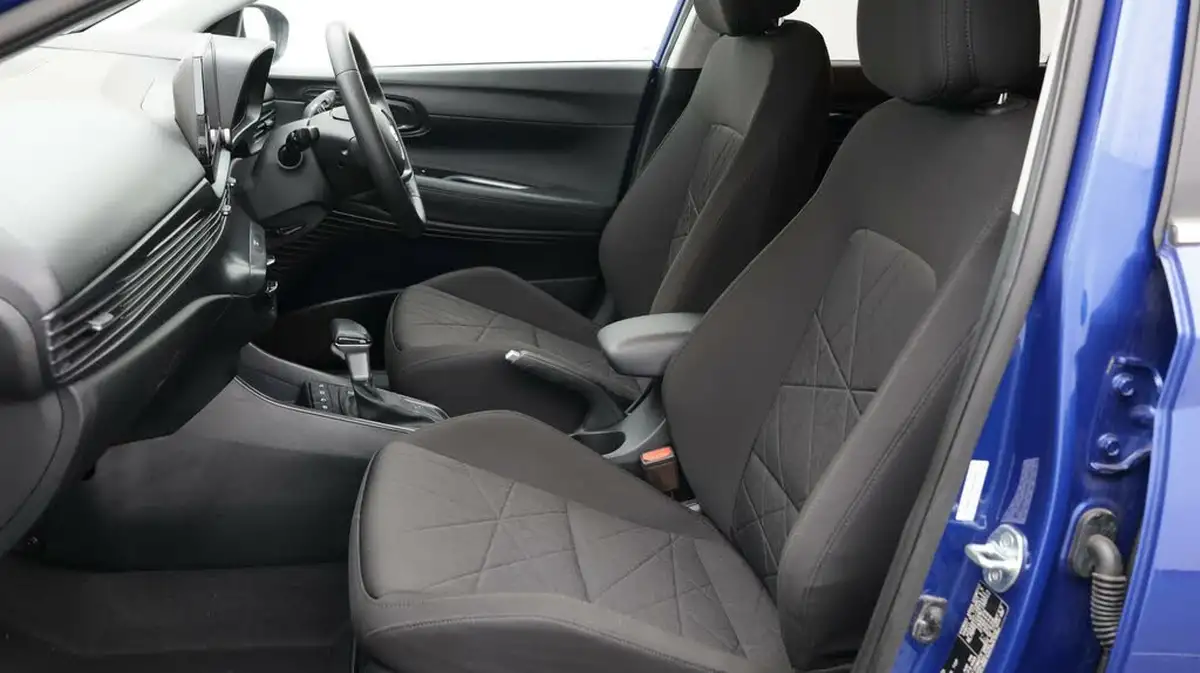 2022-hyundai-bayon-10-t-gdi-premium-100ps-dct-big-14