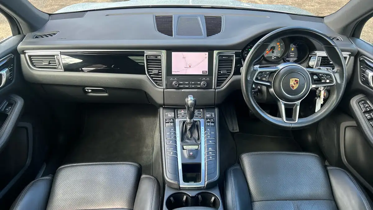 2016-porsche-macan-30-s-big-10