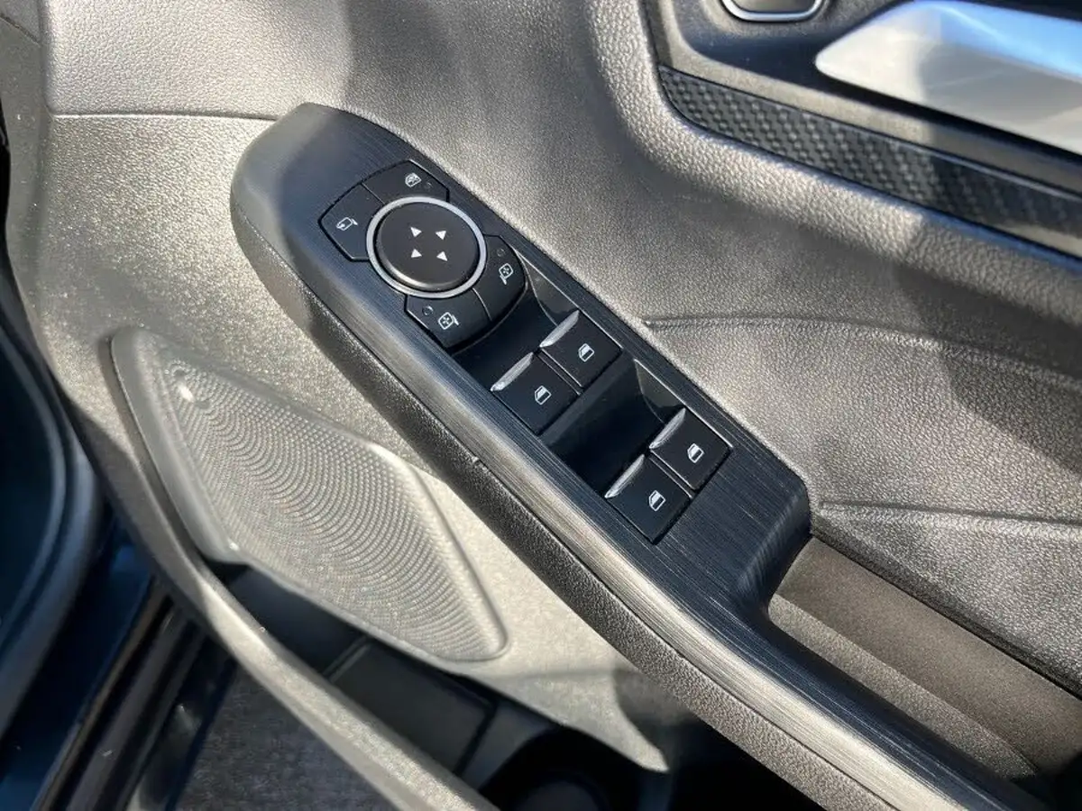 2022-ford-kuga-big-17