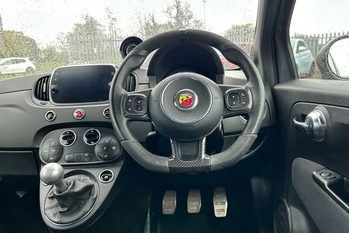 2022-abarth-595-14-tjet-competizione-big-14
