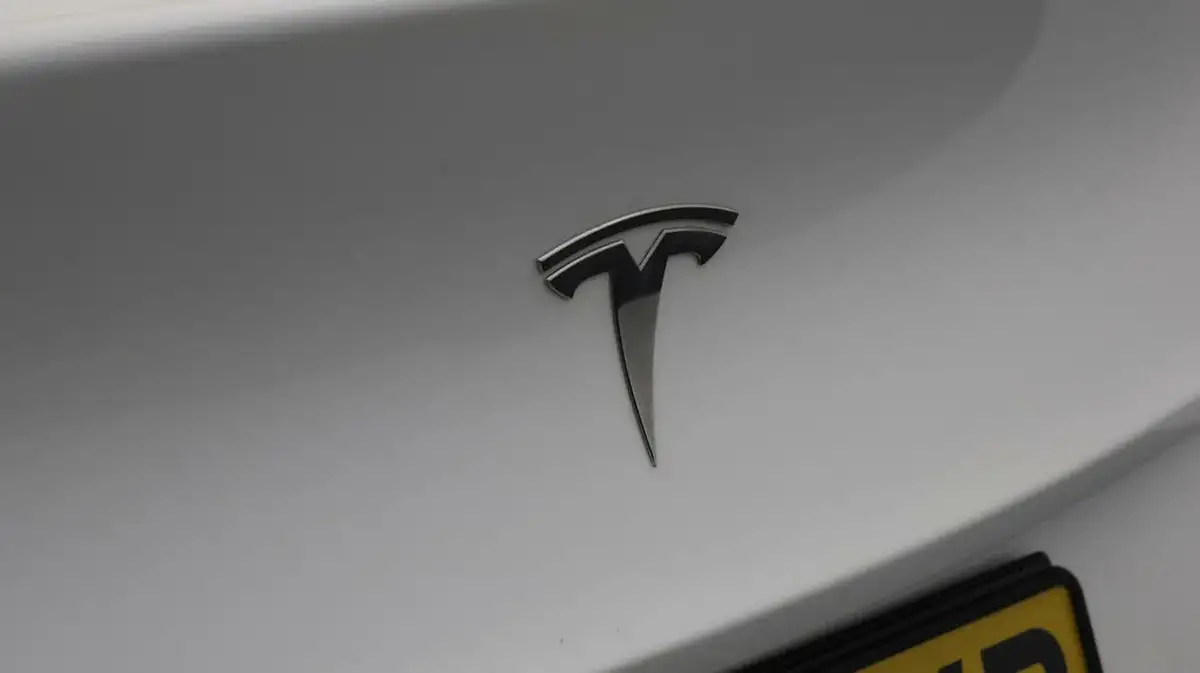 2023-tesla-model-y-e-rwd-big-19