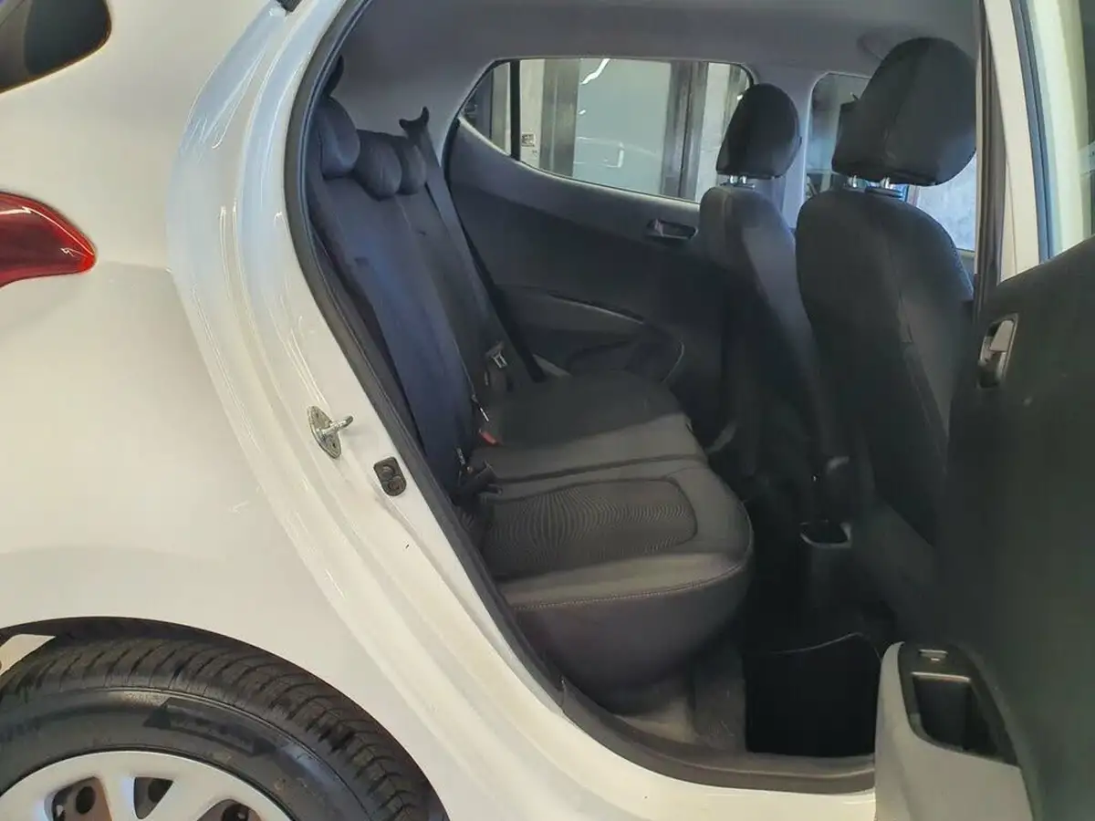 2018-hyundai-i10-12-se-big-24