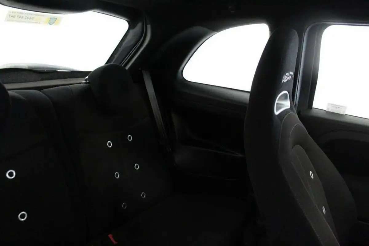 2016-abarth-595-14-tjet-big-38