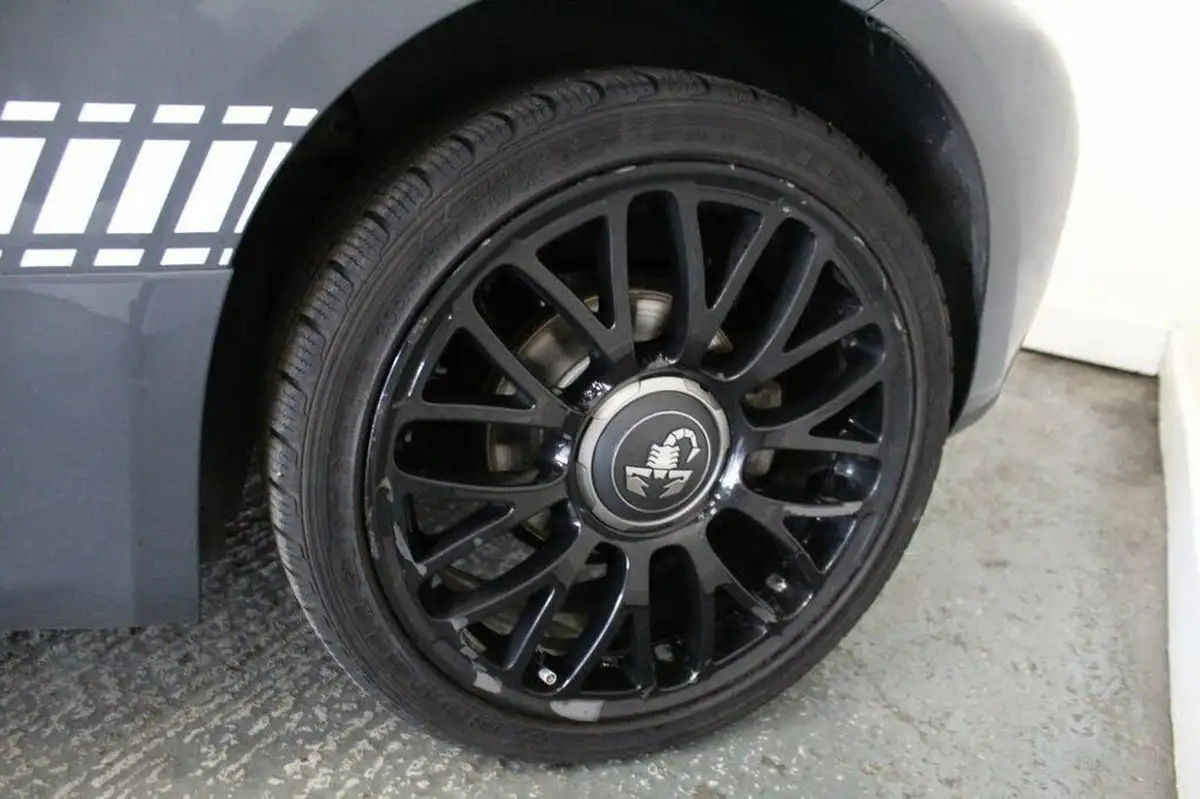 2016-abarth-595-14-tjet-big-42