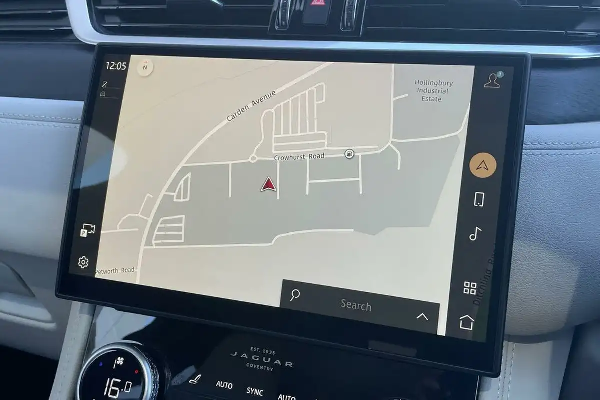 2023-jaguar-f-pace-20-d200-r-dynamic-hse-black-big-4