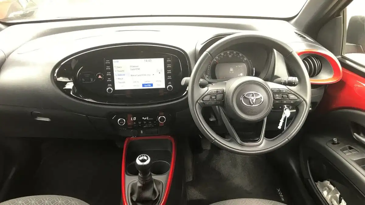 2023-toyota-aygo-x-10-vvt-i-edge-big-4
