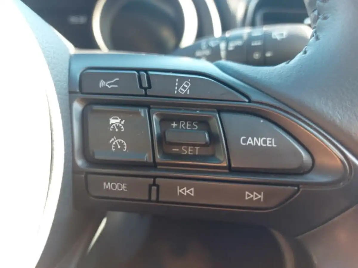 2022-toyota-yaris-cross-15-vvt-i-icon-big-12