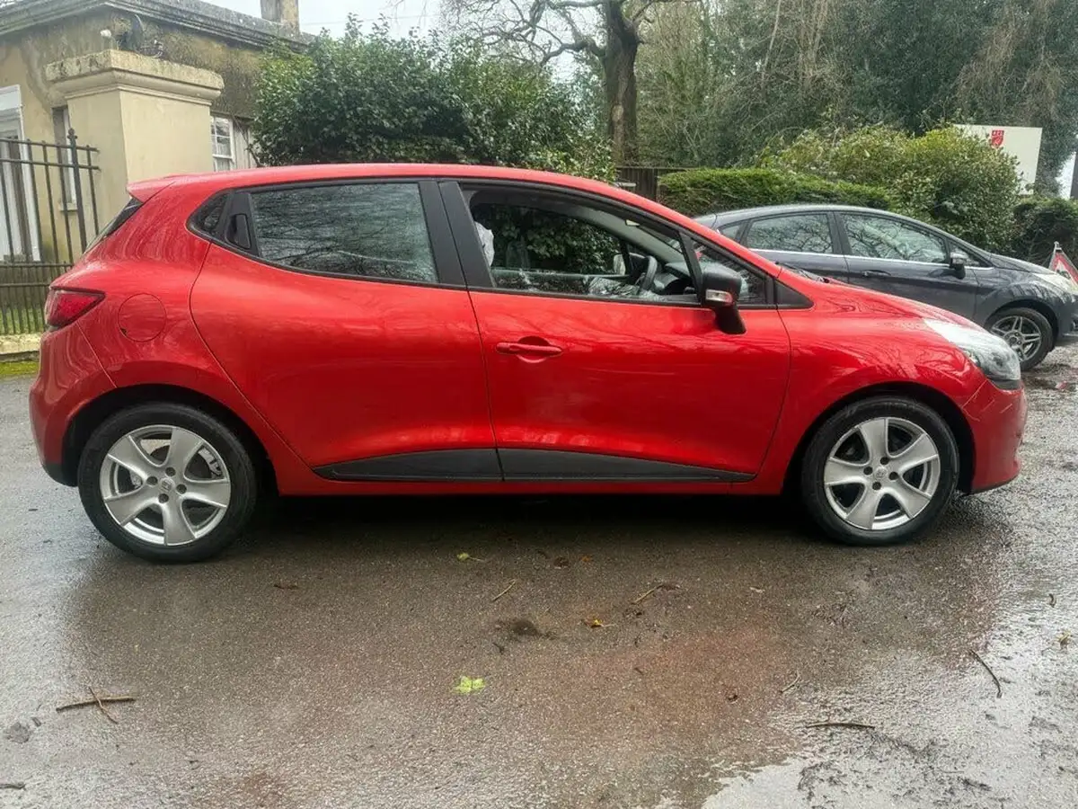 2015-renault-clio-09-tce-play-big-8