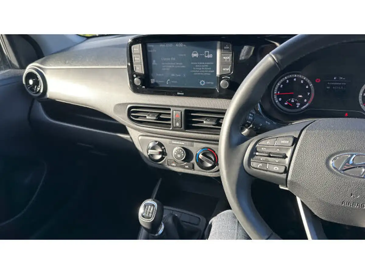 2021-hyundai-i10-10-se-connect-big-13