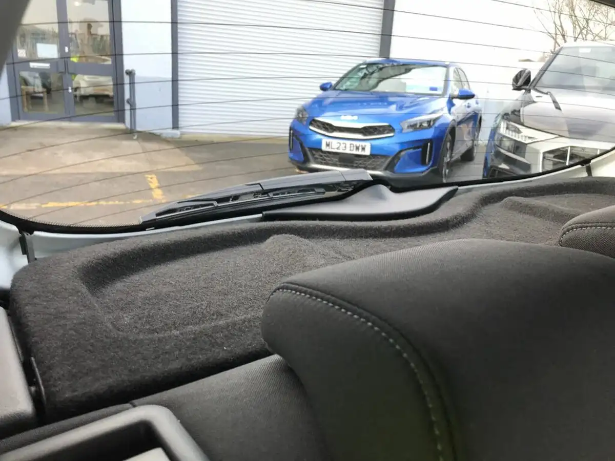 2023-hyundai-i10-10-se-big-14