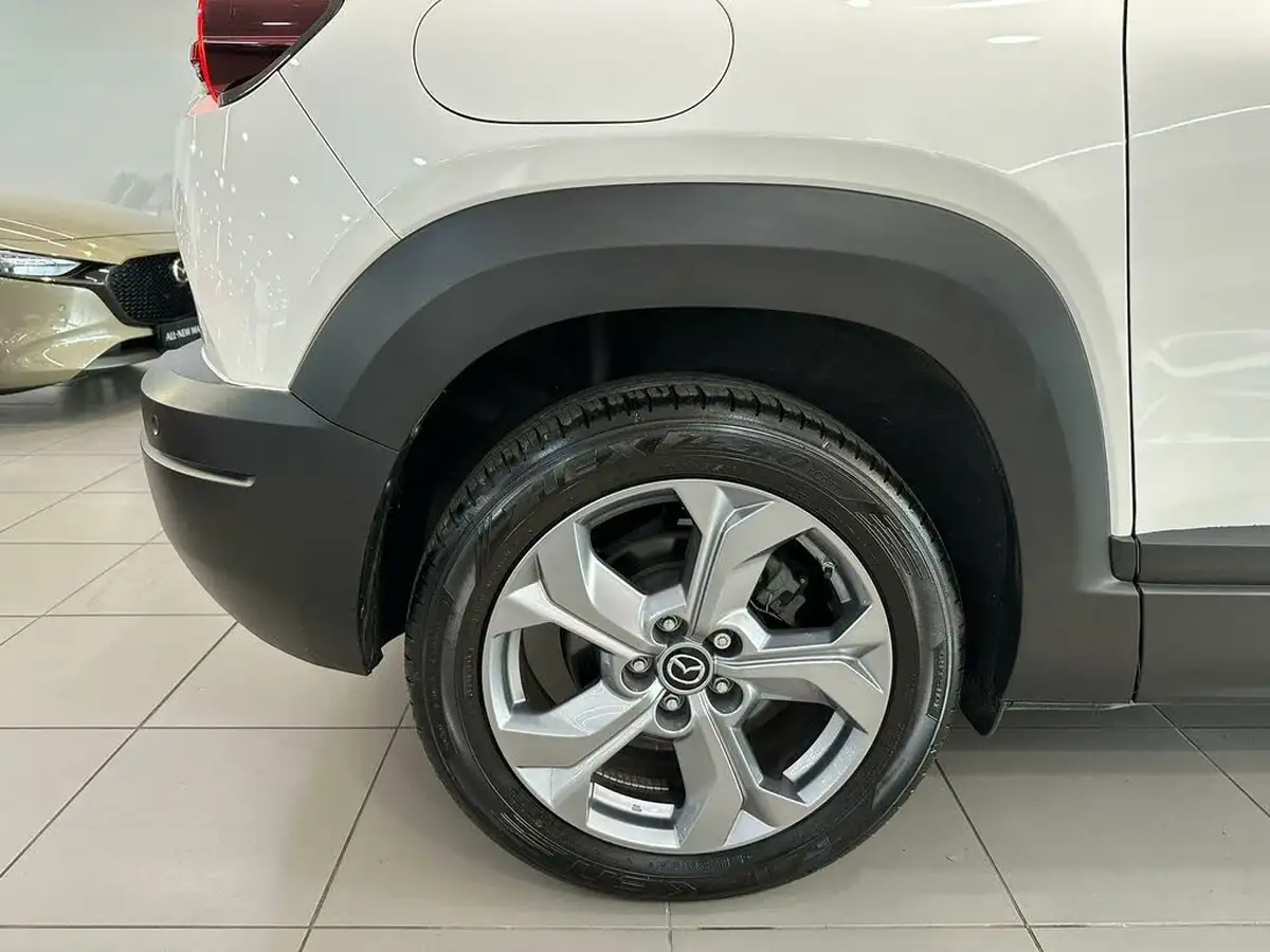 2022-mazda-mx-30-e-se-l-lux-big-8