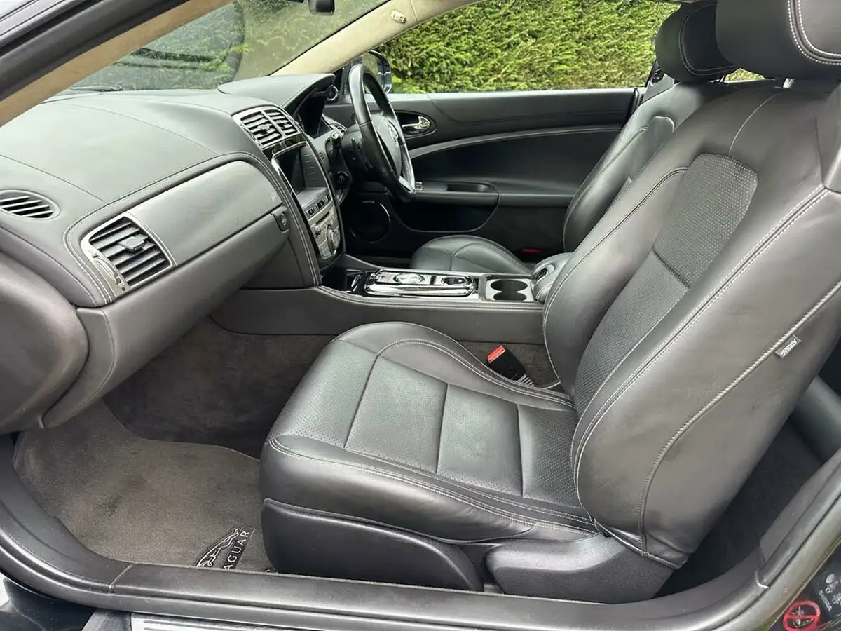 2009-jaguar-xkr-50-convertible-big-36