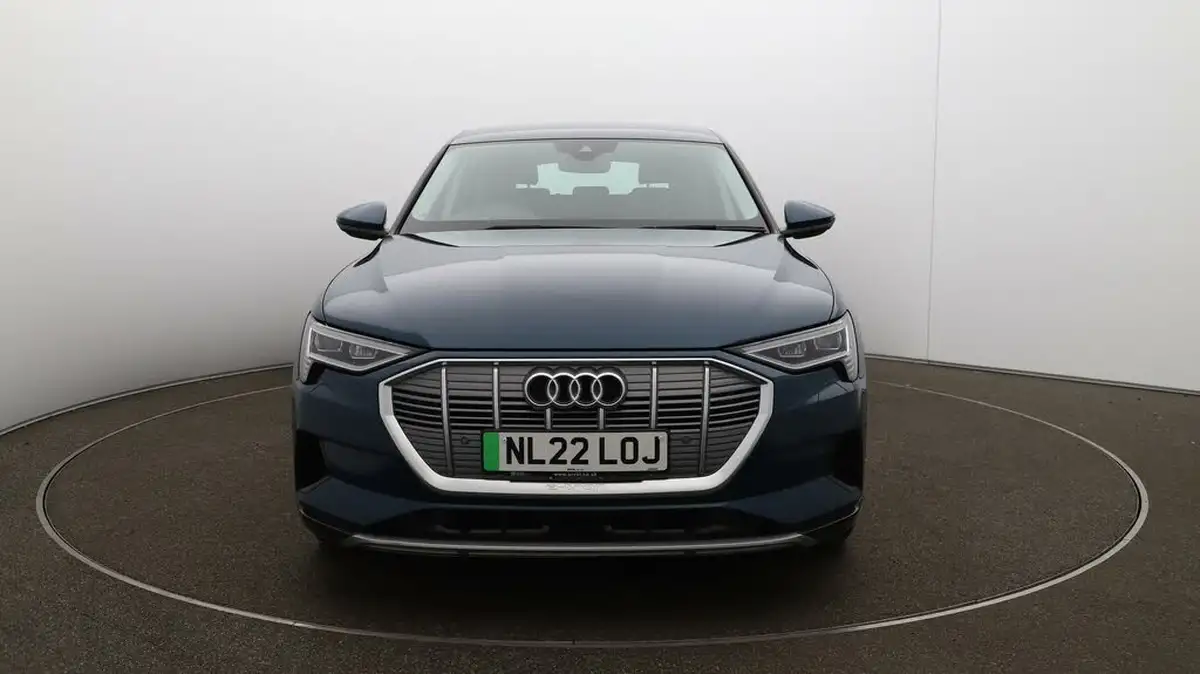 2022-audi-e-tron-55e-technik-station-wagon-big-2