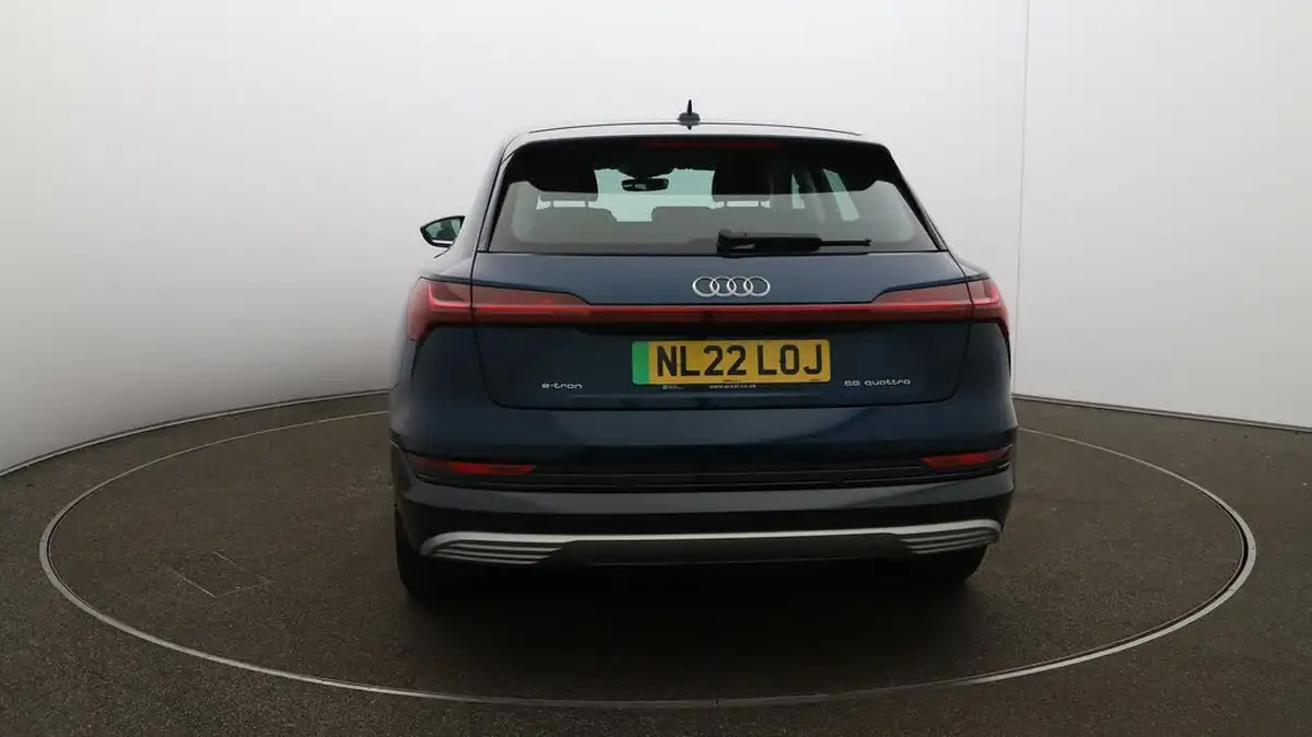 2022-audi-e-tron-55e-technik-station-wagon-big-6