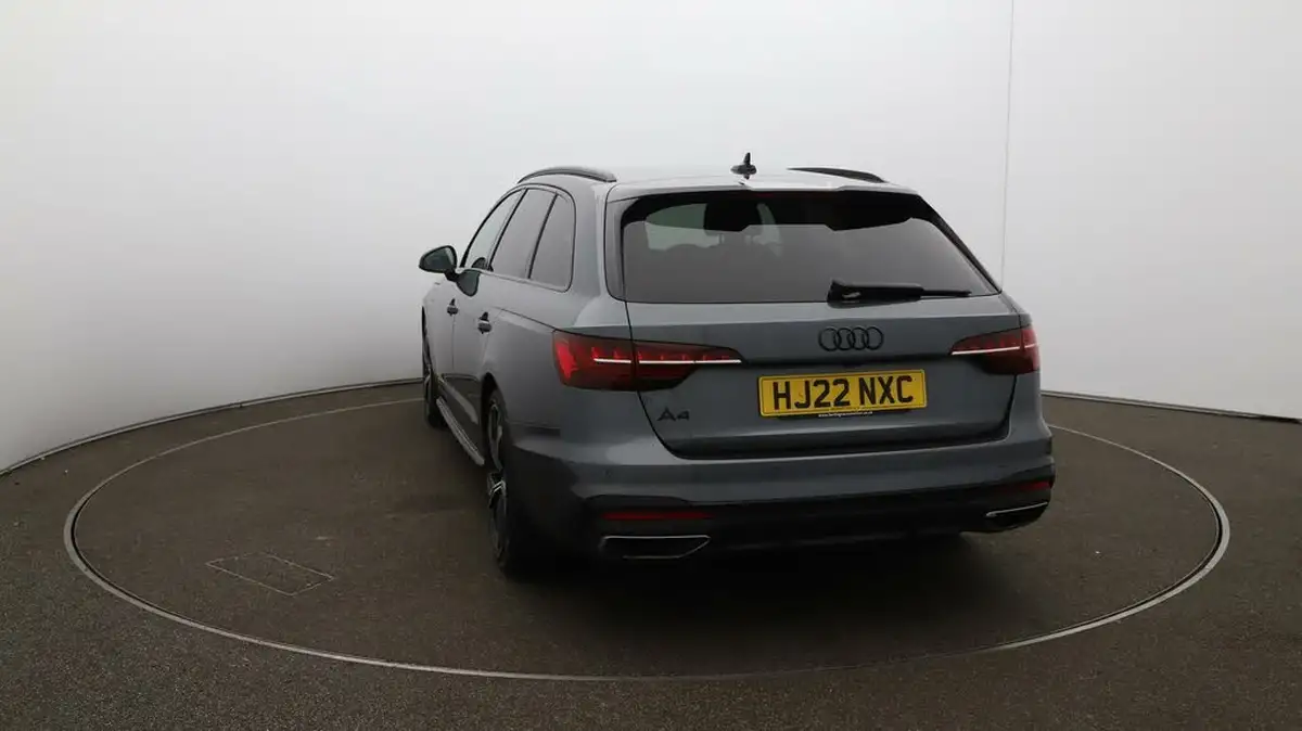 2022-audi-a4-avant-20-35-tfsi-black-edition-s-tronic-big-52