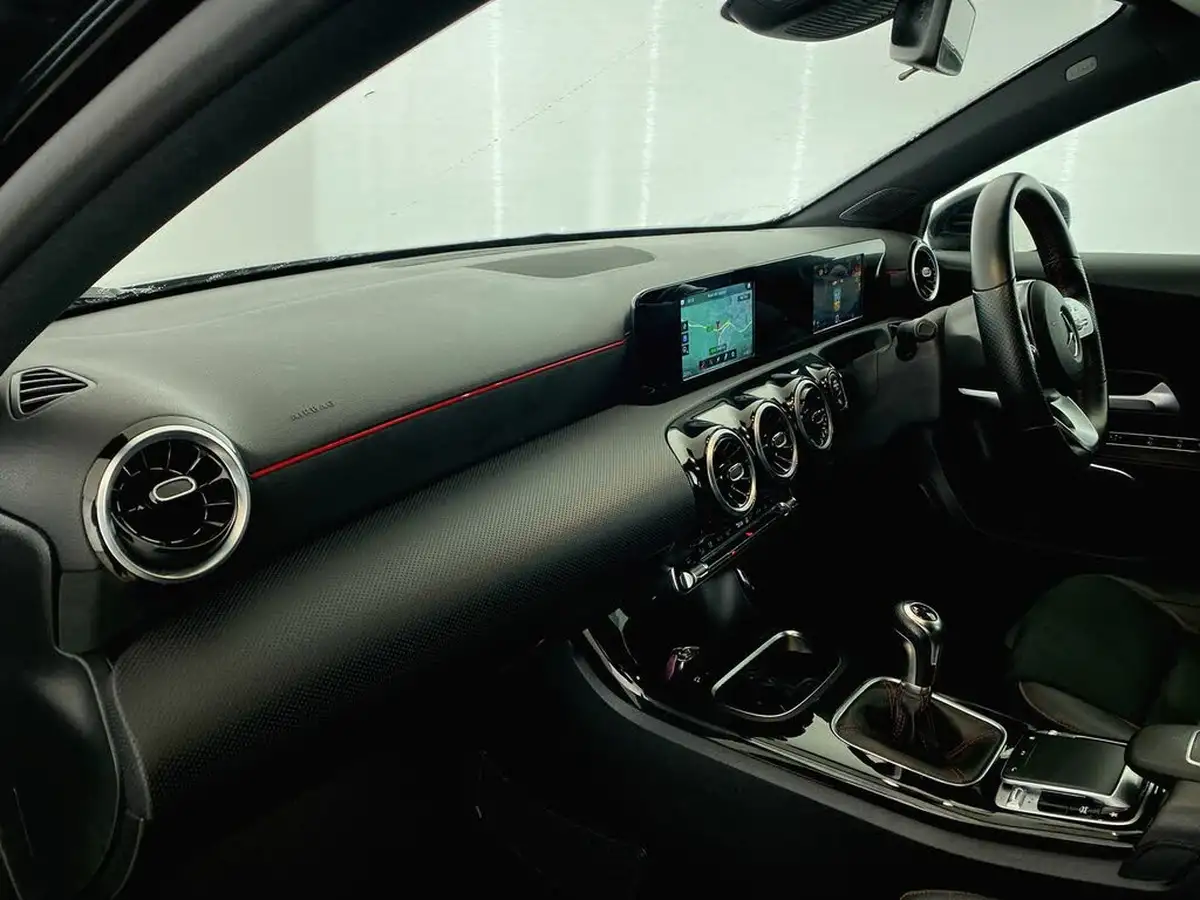 2019-mercedes-benz-a-class-13-a200-amg-line-hatchback-5d-big-28