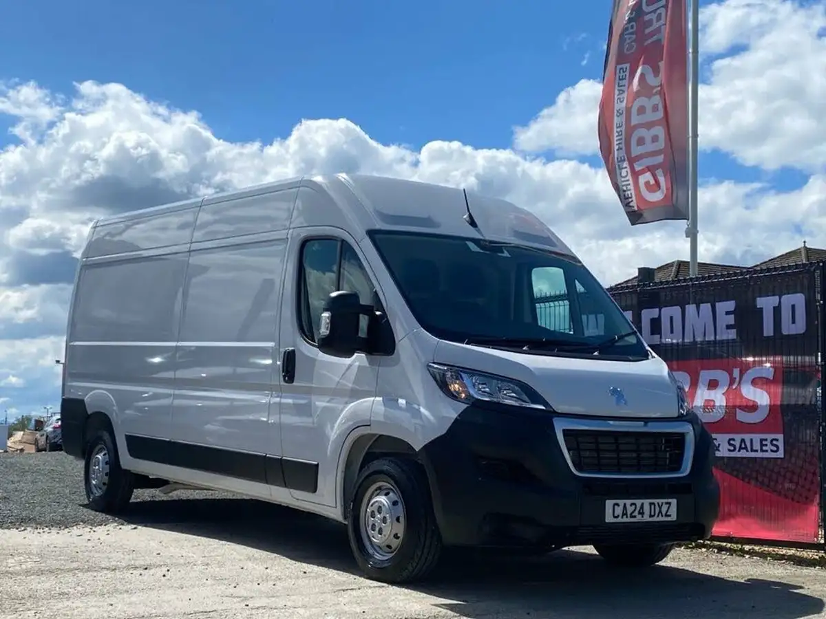 2024-peugeot-boxer-22-bluehdi-professional-premium-335-l3h2-panel-big-0