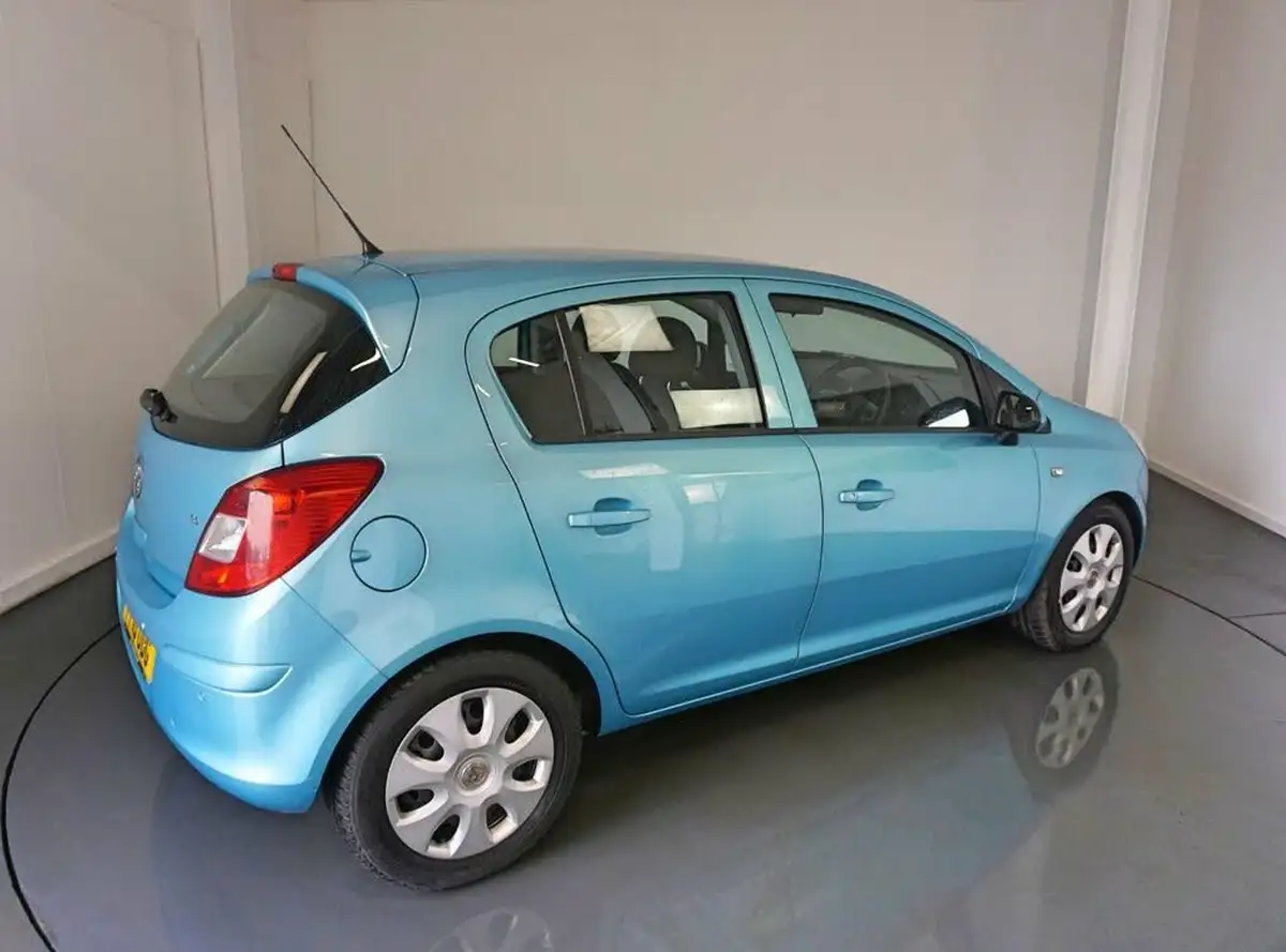 2010-vauxhall-corsa-14-exclusiv-100ps-5d-auto-big-9