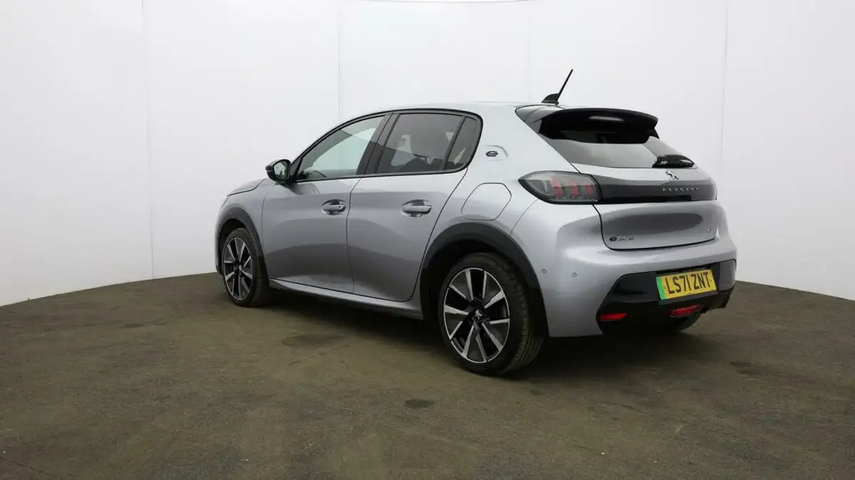 2021-peugeot-208-e-gt-50kwh-big-47