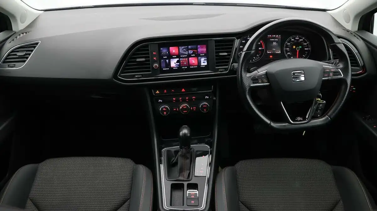 2019-seat-leon-20-tsi-fr-estate-big-12