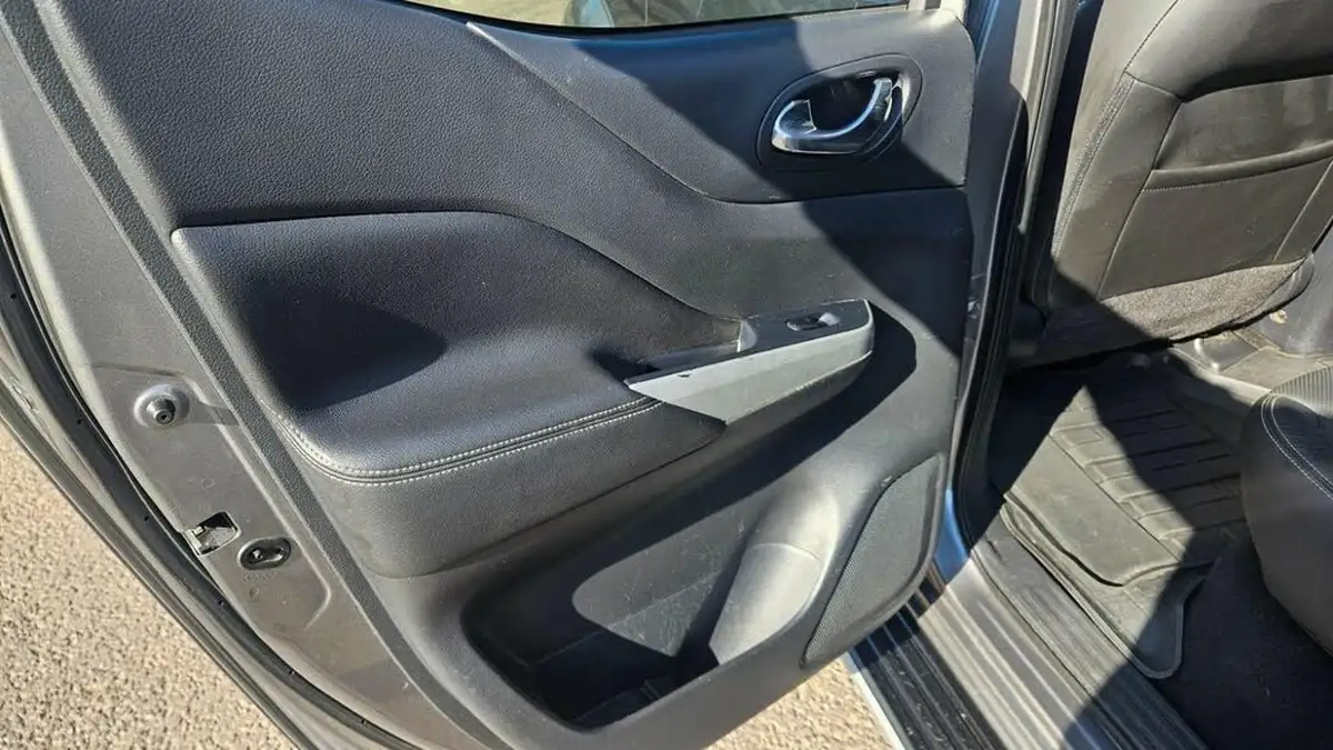 2018-nissan-navara-23dci-tekna-auto-big-17