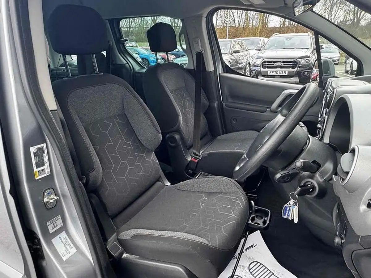 2018-peugeot-partner-big-24