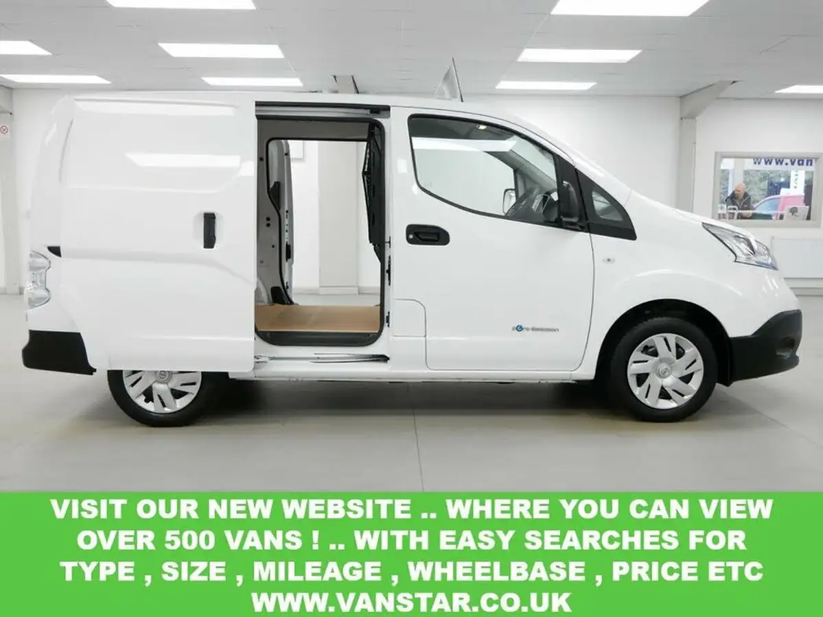 2021-nissan-env200-e-acenta-panel-van-auto-big-17