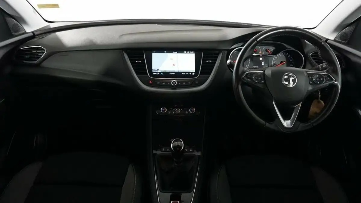 2020-vauxhall-grandland-x-12-sri-nav-big-12